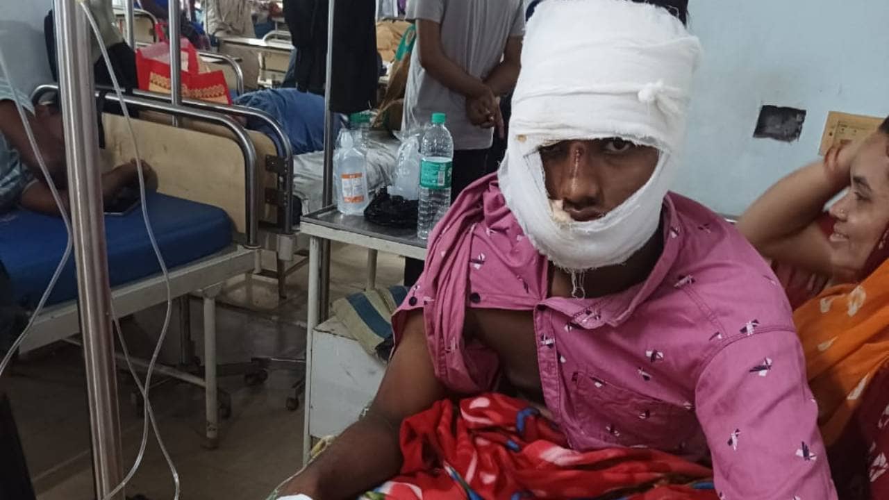 Madhyamik Student: বাইকে চেপে দুই বন্ধু যাচ্ছিল পরীক্ষাকেন্দ্রে, একজন দিতে পারলেও অন্যজনের আর দেওয়া হল না মাধ্যমিক