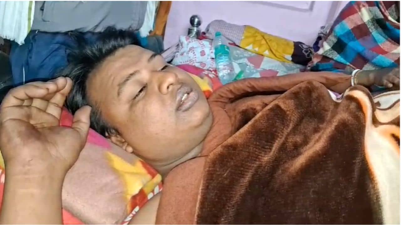 Malda: BSF-এর হেড-কোয়ার্টারের কাছে এলোপাথাড়ি কোপ, রাস্তাতেই লুটিয়ে পড়লেন TMC বিধায়কের গাড়ির চালক