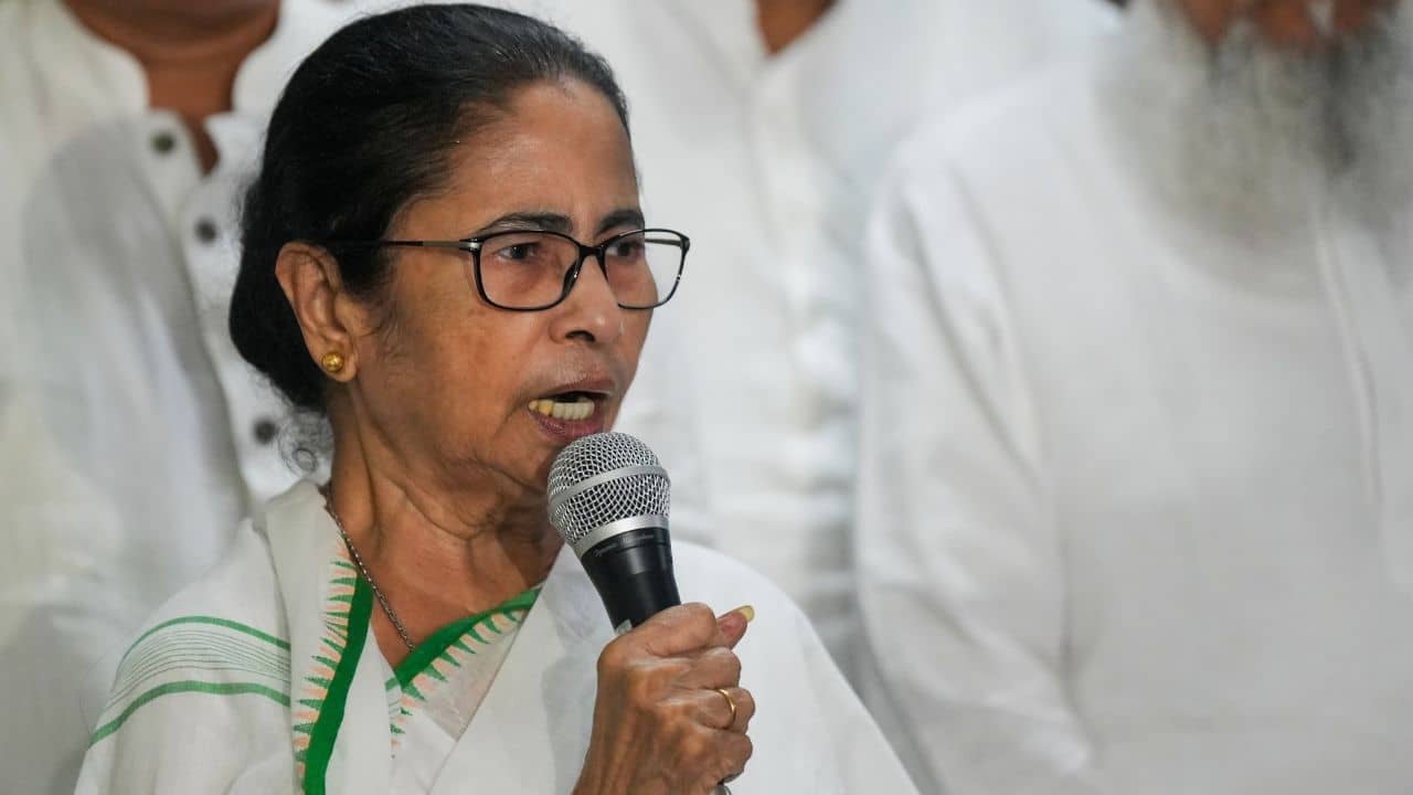 Mamata Banerjee: দুই-তৃতীয়াংশ সংখ্যাগরিষ্ঠতা নিয়ে ক্ষমতায় আসব..., ছাব্বিশের আগেই আত্মবিশ্বাসী মমতা