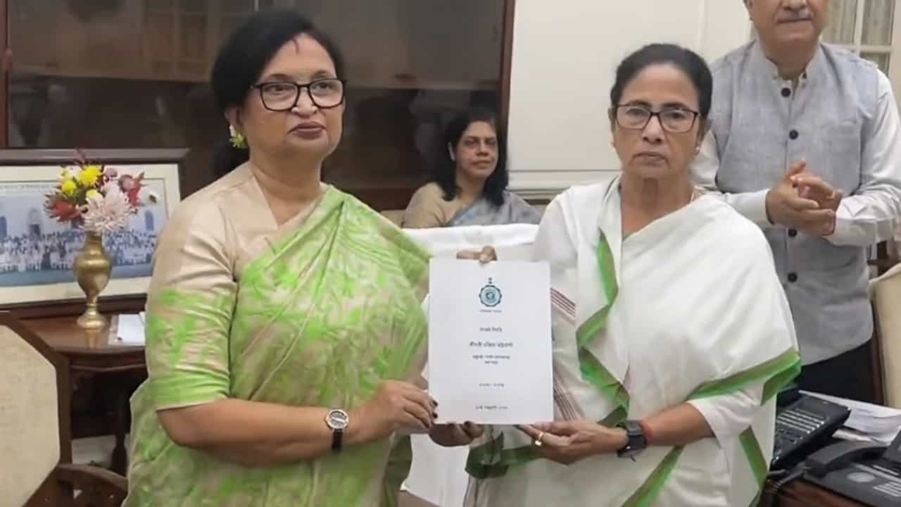 Mamata Banerjee, WB Budget 2025: মমতার বাজেট হার মানাবে এই ৩ দেশের জিডিপিকে... Mamata Banerjee, WB Budget 2025: মমতার বাজেট হার মানাবে এই ৩ দেশের জিডিপিকে...