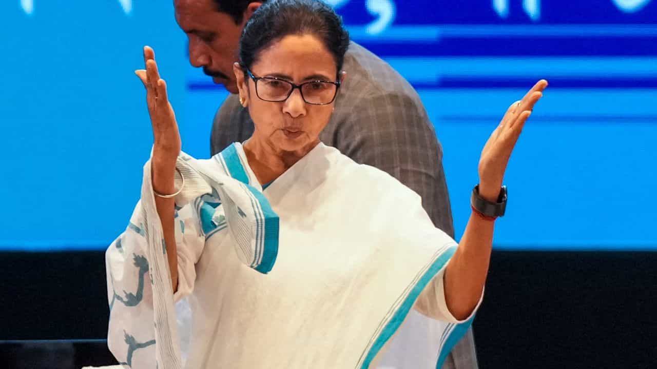 Mamata Banerjee on BJP's Win in Delhi Election: দিল্লিতে কেন হেরে গেল কেজরীবাল? 'লুকানো কথা'টা বলে দিলেন মমতাই Mamata Banerjee on BJP's Win in Delhi Election: দিল্লিতে কেন হেরে গেল কেজরীবাল? 'লুকানো কথা'টা বলে দিলেন মমতাই