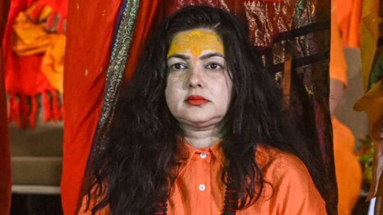 বহিষ্কার মমতা! কোন ৫ কারণে কিন্নড় আখড়ায় পেলেন না ঠাঁই?