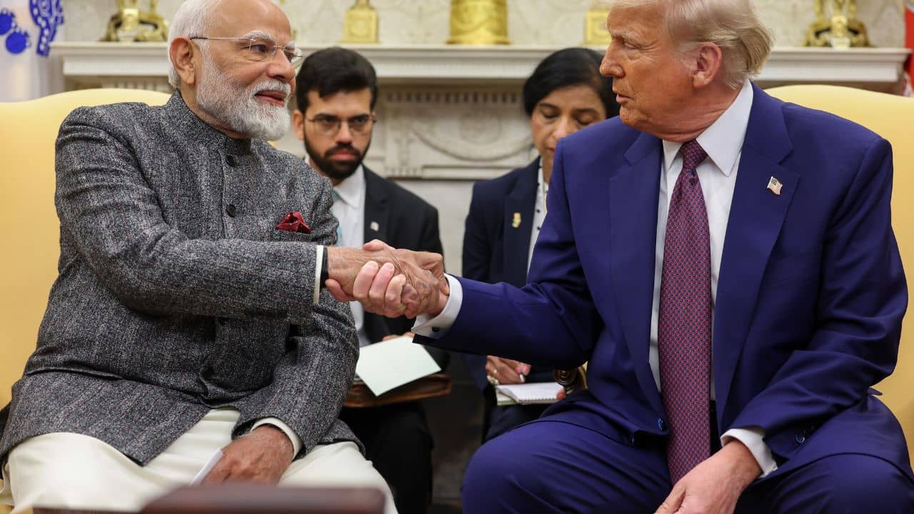 Modi Trump Meeting: দ্বিগুণ হবে বাণিজ্য! পাঁচ বছরে ৪,৩৪,১৯,৮৭,৫০,০০,০০০ কোটি টাকা খরচ করবে ভারত-আমেরিকা