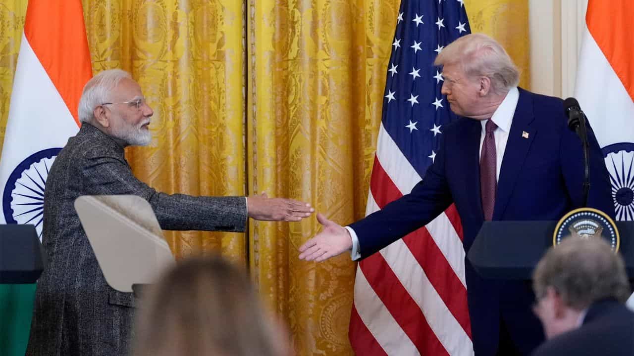 Modi Trump Meeting: ঘুম উড়বে বাংলাদেশের, বাড়াবাড়ি করলেই সেকেন্ডে খতম! ভারতের হাতে বিশ্বের সর্বশক্তিমান যুদ্ধবিমান তুলে দিতে চায় আমেরিকা Modi Trump Meeting: ঘুম উড়বে বাংলাদেশের, বাড়াবাড়ি করলেই সেকেন্ডে খতম! ভারতের হাতে বিশ্বের সর্বশক্তিমান যুদ্ধবিমান তুলে দিতে চায় আমেরিকা