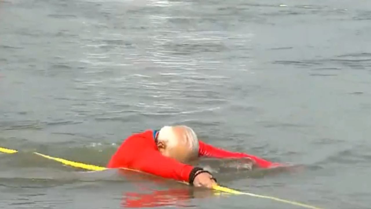 মহাকুম্ভের ব্যবস্থাপনা নিয়ে আধিকারিকদের সঙ্গেও আলোচনায় বসবেন তিনি। 