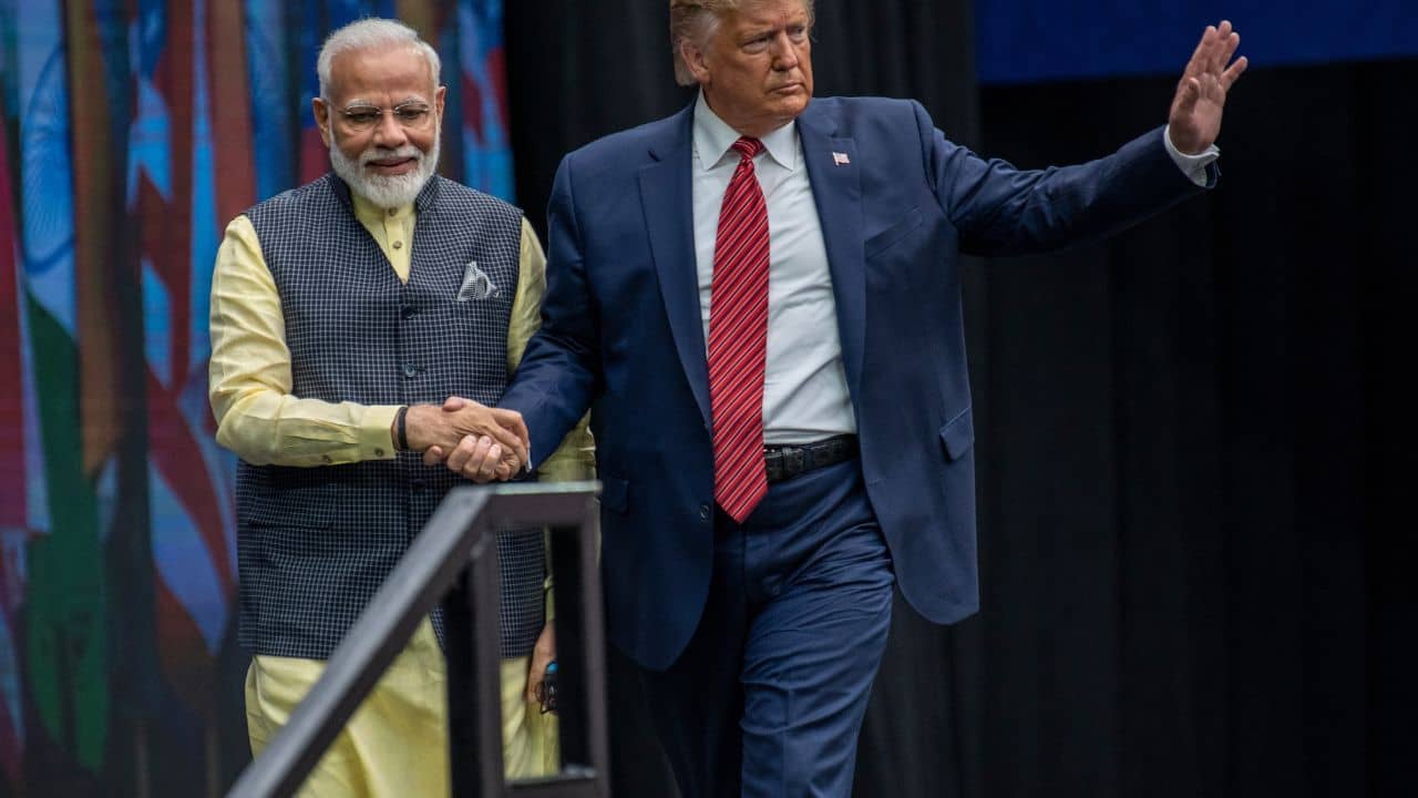 Modi And Trump Meeting: ট্রাম্পের হাতিয়ার শুল্ক! মোদীর হাতিয়ার সমঝোতা, মার্কিন মুলুকের বৈঠকে ঘুরবে ভারতের ভবিষ্যৎ?
