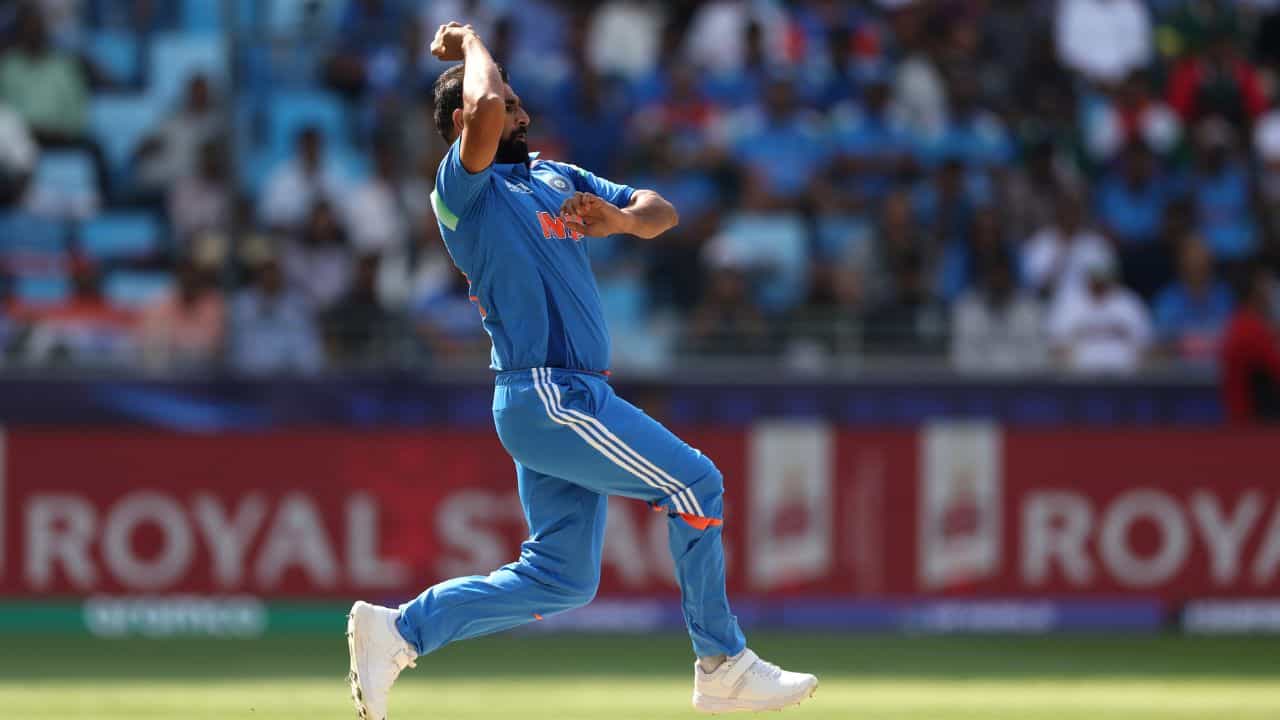 Mohammed Shami: চ্যাম্পিয়ন্স ট্রফিতে ফাইফার নিয়ে ফ্লাইং কিস মহম্মদ সামির, কাকে উৎসর্গ করলেন এই সাফল্য? Mohammed Shami: চ্যাম্পিয়ন্স ট্রফিতে ফাইফার নিয়ে ফ্লাইং কিস মহম্মদ সামির, কাকে উৎসর্গ করলেন এই সাফল্য?