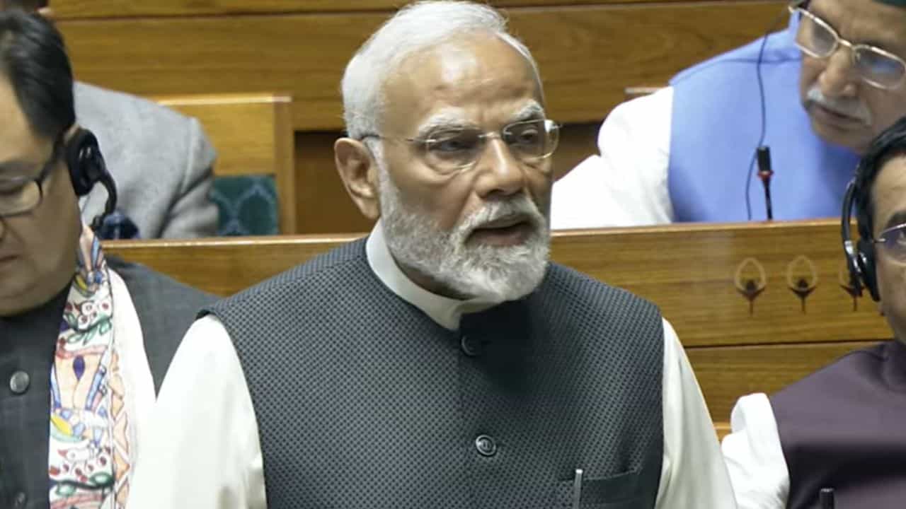 Budget session Updates : '১ টাকা দিলে ১৫ পয়সা গরিব পেত, ভাবুন কত বড় হাতসাফাই হয়েছে', কংগ্রেসকে তুলোধোনা মোদীর Budget session Updates : '১ টাকা দিলে ১৫ পয়সা গরিব পেত, ভাবুন কত বড় হাতসাফাই হয়েছে', কংগ্রেসকে তুলোধোনা মোদীর