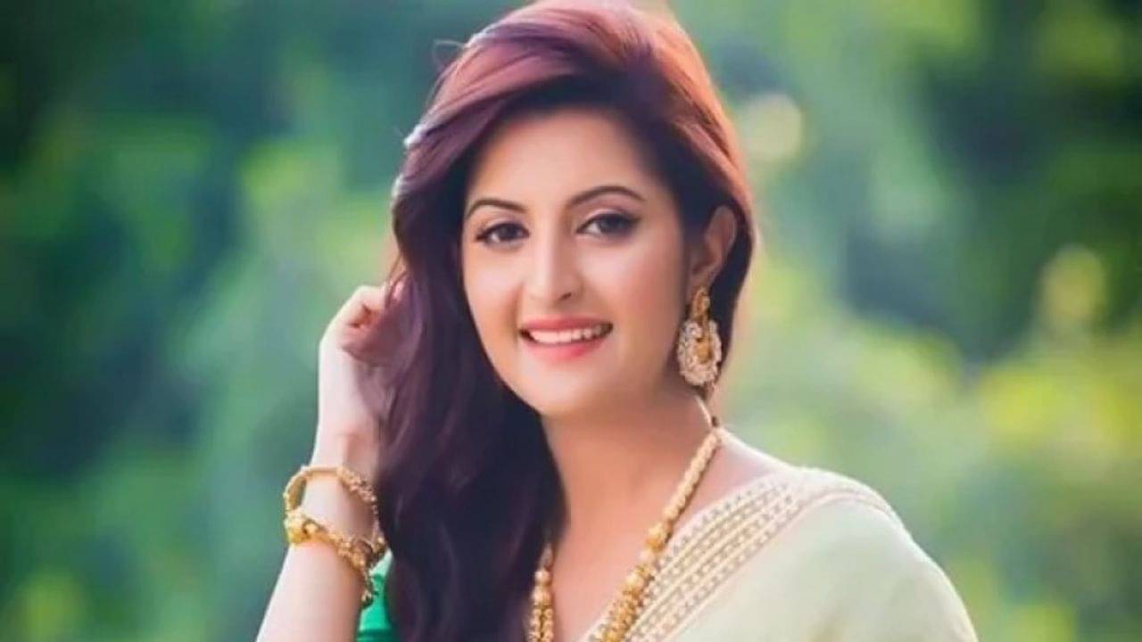 প্রেম দিবস কাটিয়ে পরীমণির প্রেমের বার্তা, নায়িকার জীবনে নতুন কেউ?