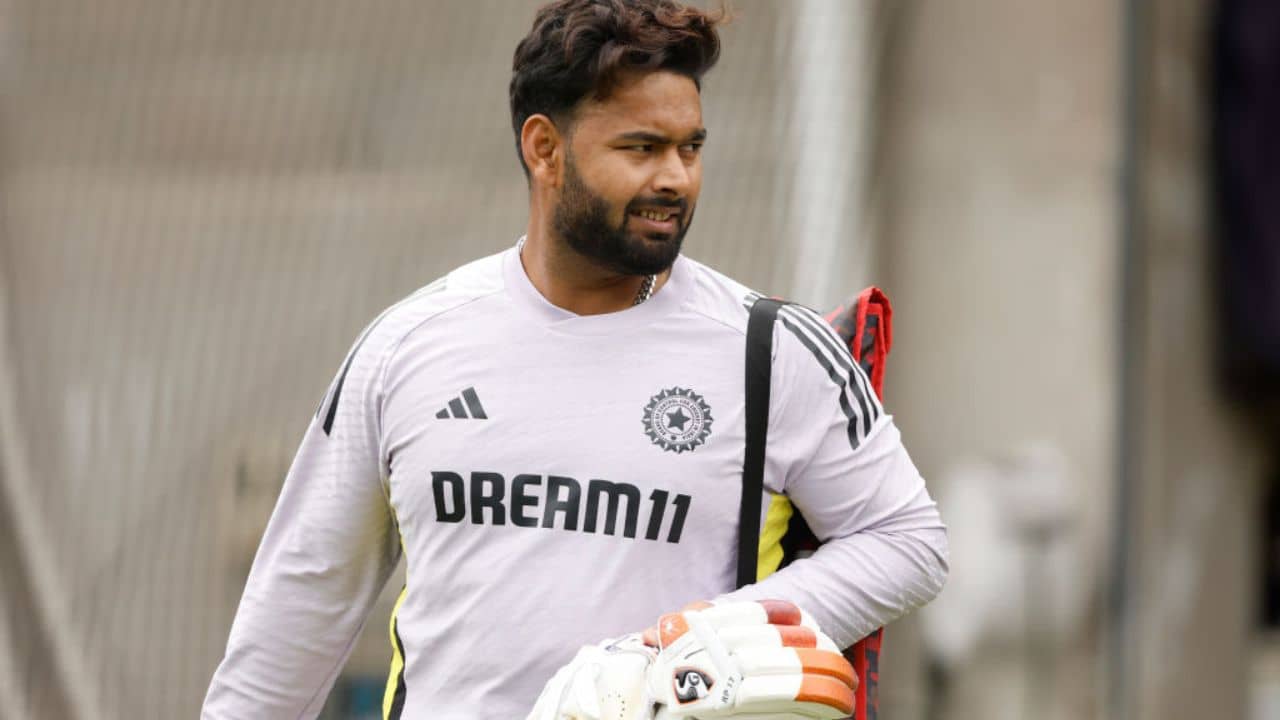 Rishabh Pant: ভারত-পাক হাইভোল্টেজ ম্যাচের আগে প্র্যাক্টিসে নেই ঋষভ পন্থ, উঠল প্রশ্ন