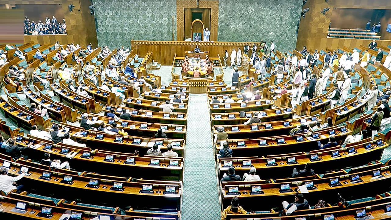 TMC in Parliament: ভূতুড়ে ভোটার নিয়ে এবার সংসদেও ঝড়, সংসদের দুই কক্ষেই মূলতবি প্রস্তাব আনতে নোটিস TMC সাংসদদের