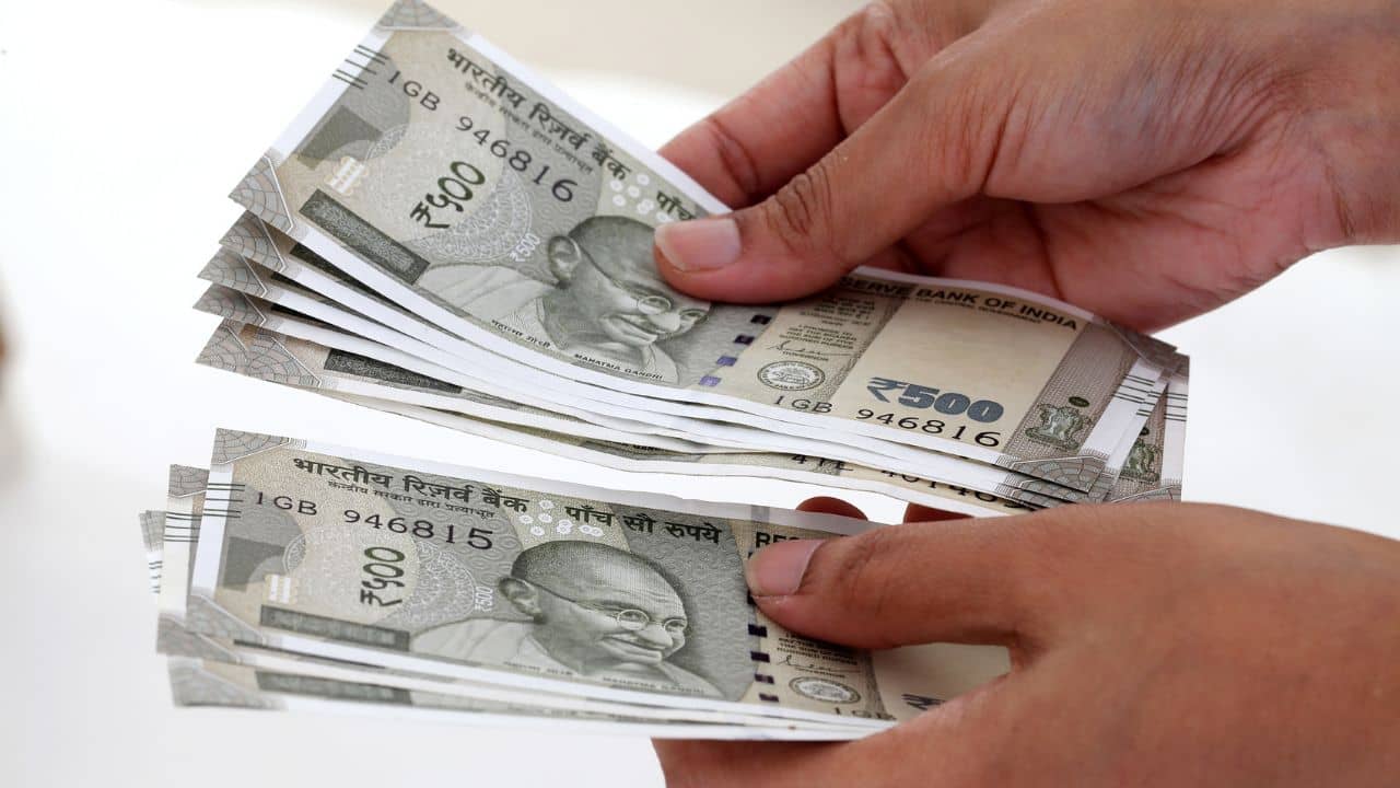 Universal Pension Scheme: বিরাট খুশির খবর, মোদী সরকারের বড় সিদ্ধান্তে এবার টাকা পাবে দেশের সবাই