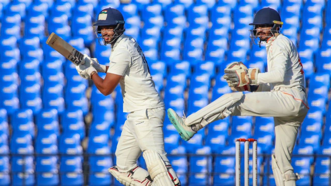 Ranji Trophy: সেমিতেই বিদায় ডিফেন্ডিং চ্যাম্পিয়ন রাহানেদের, ২ রানের লিডে ফাইনালে কেরল!