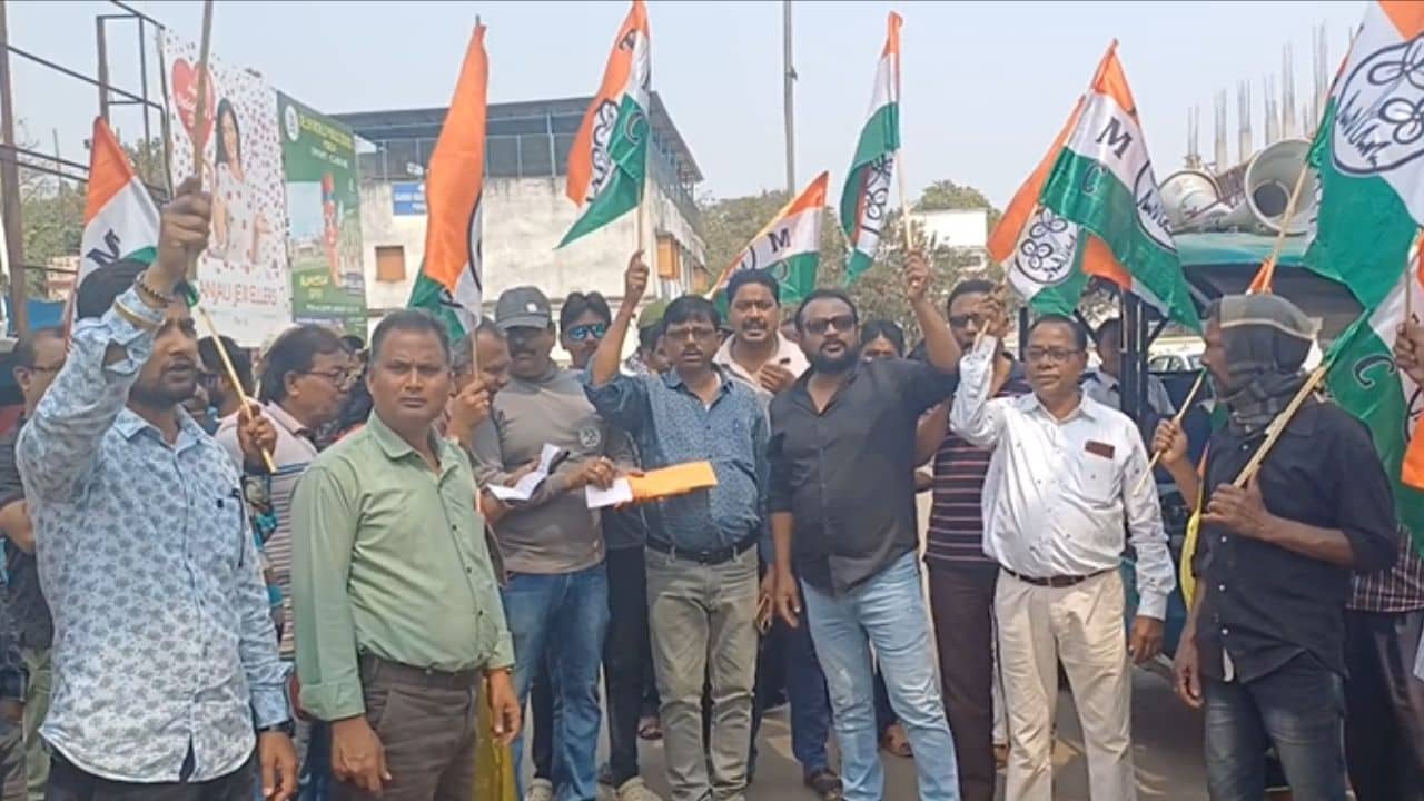 Purulia: দুর্নীতির অভিযোগ করায়  দলেরই চার কাউন্সিলরকে শোকজ