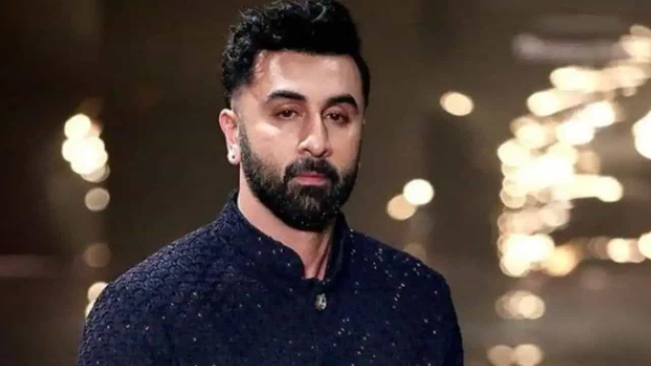 রণবীরের মুখে ছিল না সংলাপ, তবুও ১৭৫ কোটির ব্যবসা! জানেন কোন ছবি? রণবীরের মুখে ছিল না সংলাপ, তবুও ১৭৫ কোটির ব্যবসা! জানেন কোন ছবি?