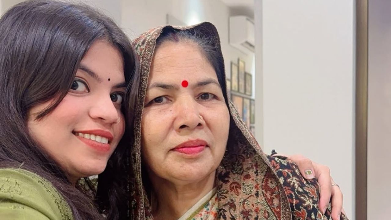 Rinku Singh Sister Neha Singh (4)