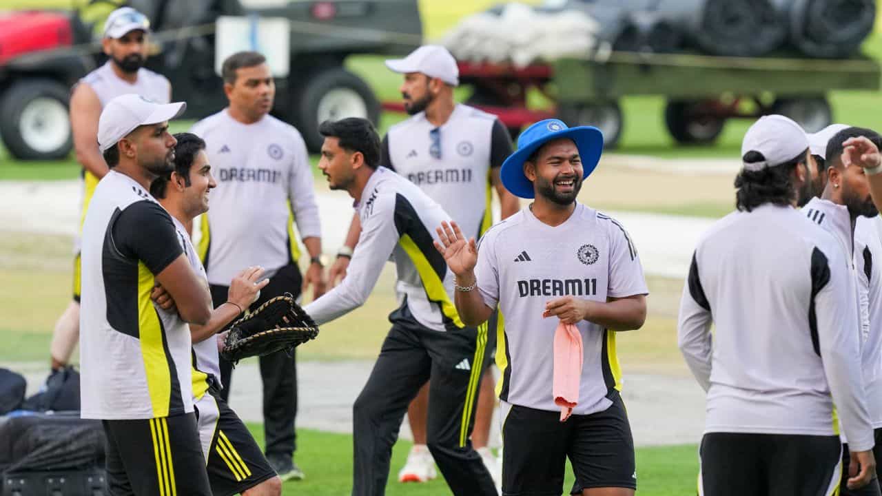 India Practice: নিউজিল্যান্ড ম্যাচের প্রস্তুতি শুরু, যোগ দিলেন কোচ ও পন্থ India Practice: নিউজিল্যান্ড ম্যাচের প্রস্তুতি শুরু, যোগ দিলেন কোচ ও পন্থ