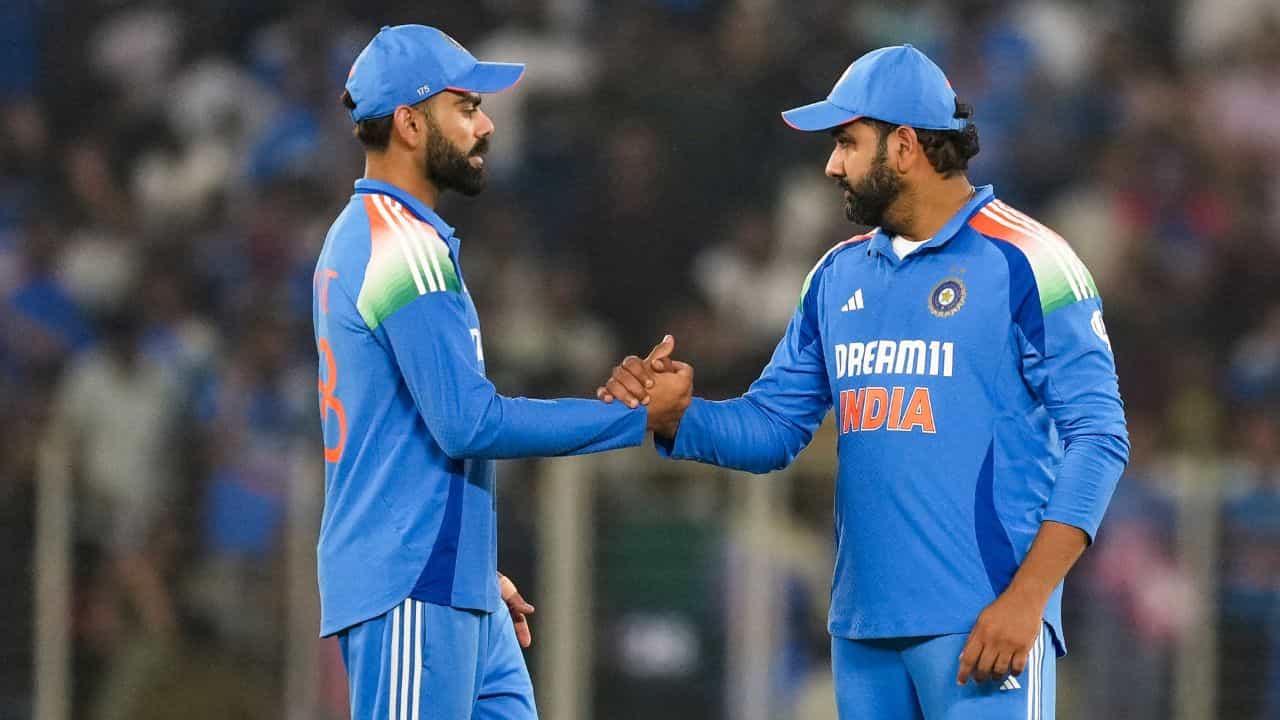 Virat Kohli: 'ওকে দেখে একটুও অবাক হইনি', বিরাটের উপর মুগ্ধতা প্রকাশ করলেন হিটম্যান Virat Kohli: 'ওকে দেখে একটুও অবাক হইনি', বিরাটের উপর মুগ্ধতা প্রকাশ করলেন হিটম্যান