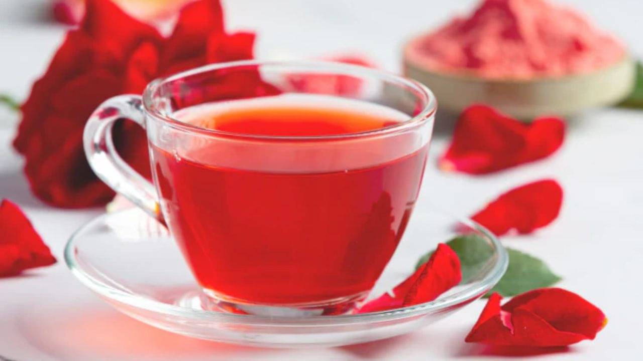 Rose Day: বাড়িতেই তৈরি করুন গোলাপ চা, প্রতি চুমুকে জমুক প্রেম