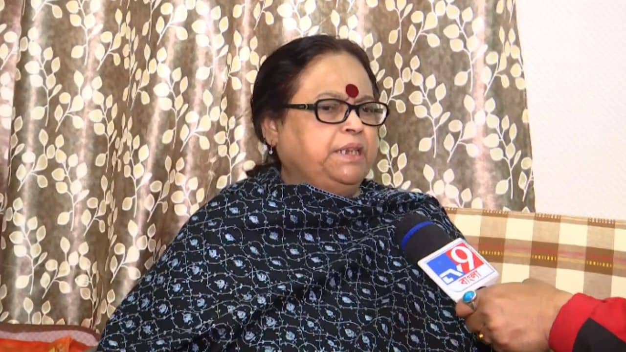 দলেরই কেউ সরাতে চাইছে তৃণমূলের সাবিত্রীকে? বিস্ফোরক অভিযোগ বিধায়কের