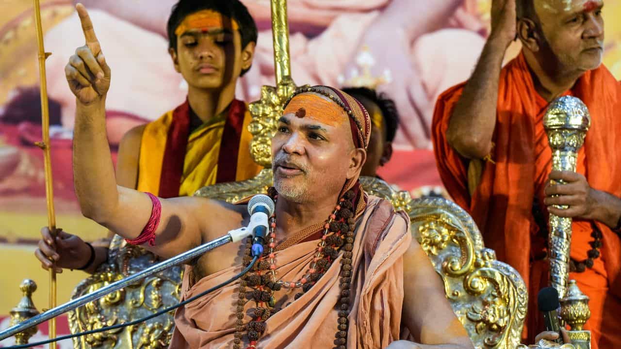 Shankaracharya Slams Government: কোটি কোটি সনাতনীদের আস্থা-ভাবনার সঙ্গে খেলা হয়েছে, এ দায় সরকারের: শঙ্করাচার্য Shankaracharya Slams Government: কোটি কোটি সনাতনীদের আস্থা-ভাবনার সঙ্গে খেলা হয়েছে, এ দায় সরকারের: শঙ্করাচার্য