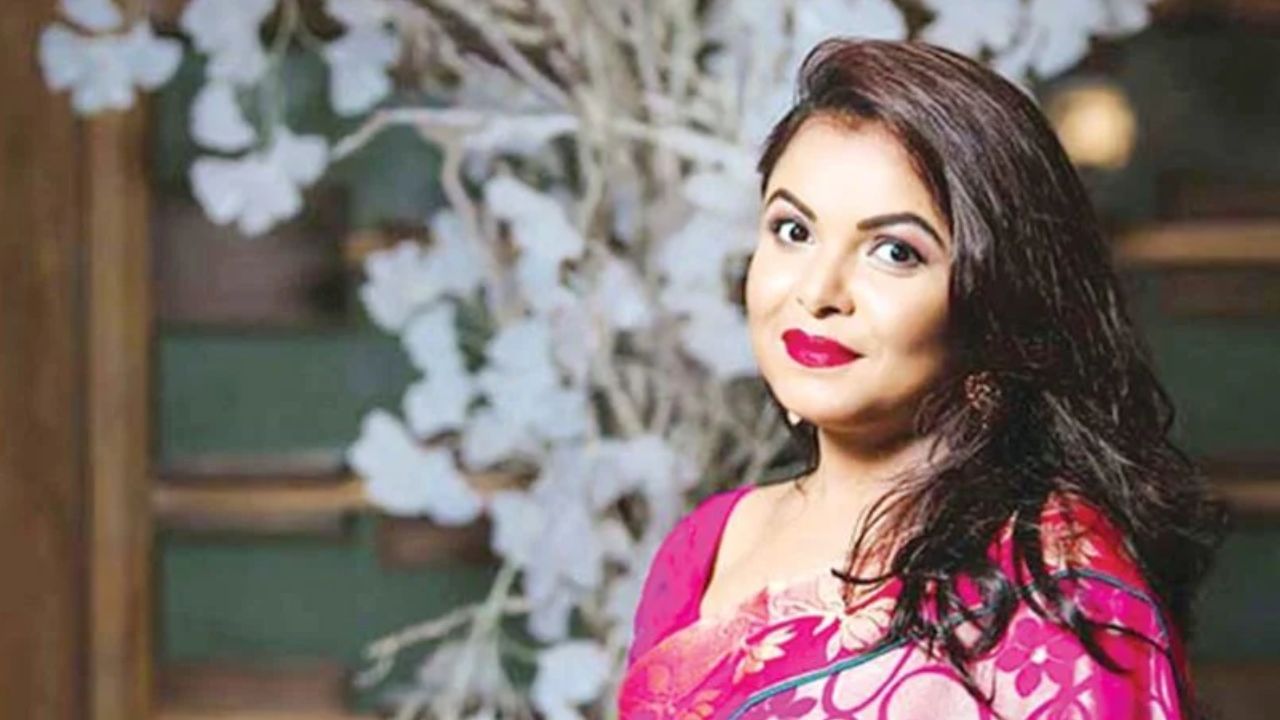 Bangladesh: ইউনূসের সমালোচনা করলেই রাষ্ট্রদ্রোহ? গ্রেফতার অভিনেত্রী শাওন, জ্বালিয়ে দেওয়া হল তাঁর বাড়িও Bangladesh: ইউনূসের সমালোচনা করলেই রাষ্ট্রদ্রোহ? গ্রেফতার অভিনেত্রী শাওন, জ্বালিয়ে দেওয়া হল তাঁর বাড়িও
