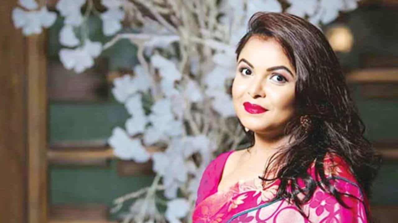 Bangladesh: ইউনূসের সমালোচনা করলেই রাষ্ট্রদ্রোহ? গ্রেফতার অভিনেত্রী শাওন, জ্বালিয়ে দেওয়া হল তাঁর বাড়িও Bangladesh: ইউনূসের সমালোচনা করলেই রাষ্ট্রদ্রোহ? গ্রেফতার অভিনেত্রী শাওন, জ্বালিয়ে দেওয়া হল তাঁর বাড়িও