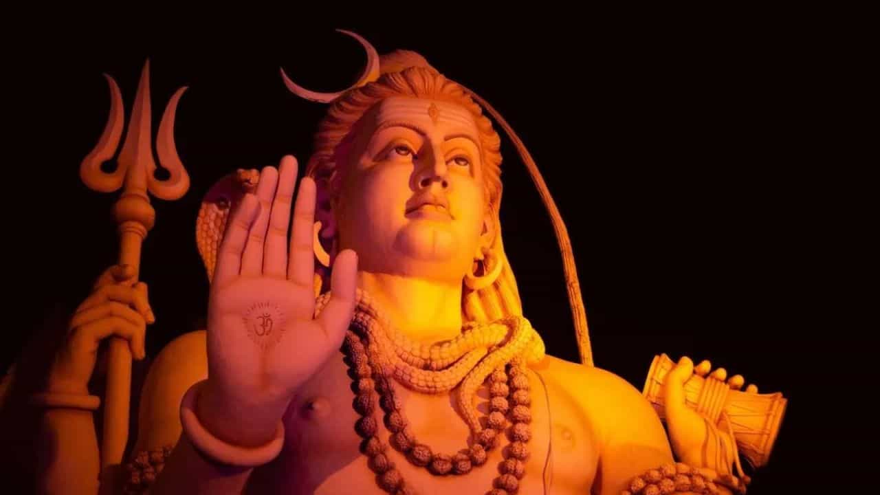 Maha Shivratri Gift Ideas: শিবরাত্রিতে স্ত্রীয়ের পায়ে পরান এটি, এক উপহারেই ঘুরবে ভাগ্যের চাকা! Maha Shivratri Gift Ideas: শিবরাত্রিতে স্ত্রীয়ের পায়ে পরান এটি, এক উপহারেই ঘুরবে ভাগ্যের চাকা!