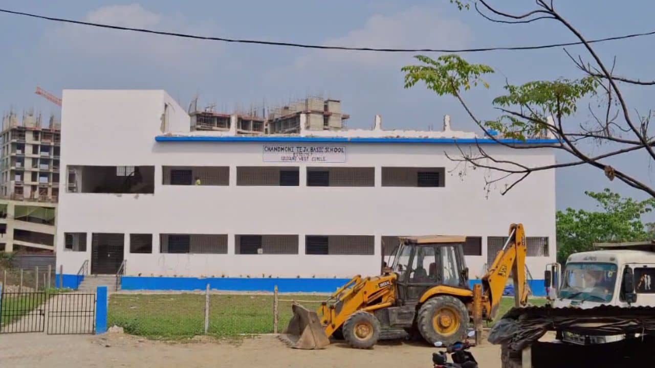 School: সরকারের জমিতে বেসরকারি ভবন! দলের দুর্নীতি রুখলেন তৃণমূল নেতাই