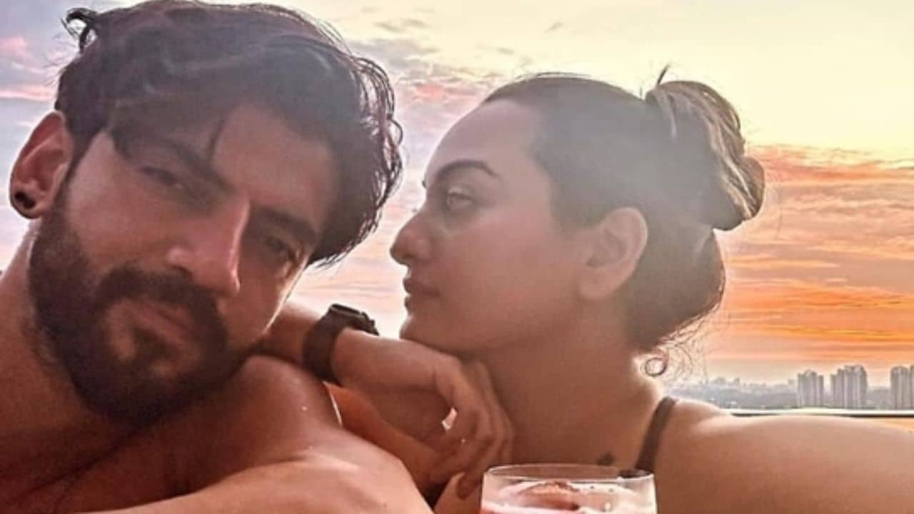 ভারতে পারেন না, তবে বিদেশে ওটা করতেই হবে সোনাক্ষীর! নায়িকার সিক্রেট শখ চুপ করে সহ্য করেন স্বামী জাহির