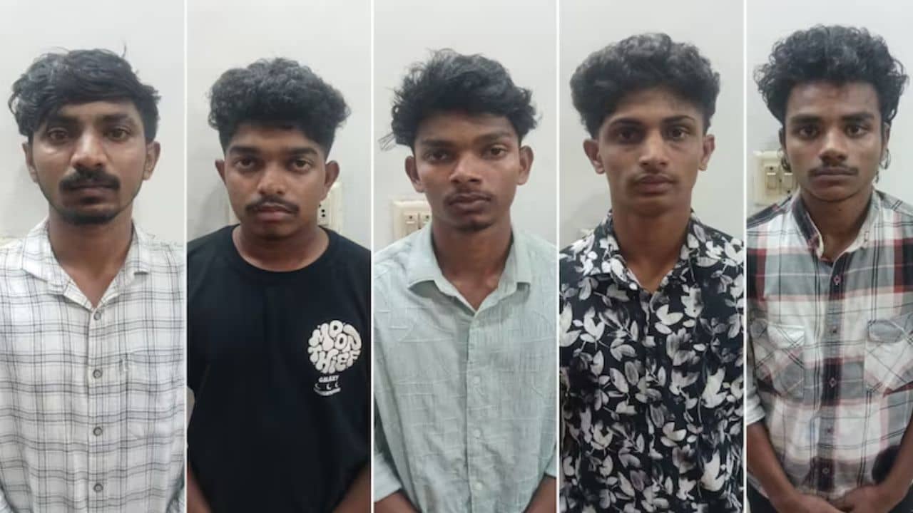 Student Ragging: পুরুষাঙ্গে বেঁধে দেওয়া হত ডাম্বেল, গেঁথে দিত কম্পাস, আর মুখে...সরকারি কলেজেই ভয়ঙ্কর র‌্যাগিংয়ের ছবি ফাঁস