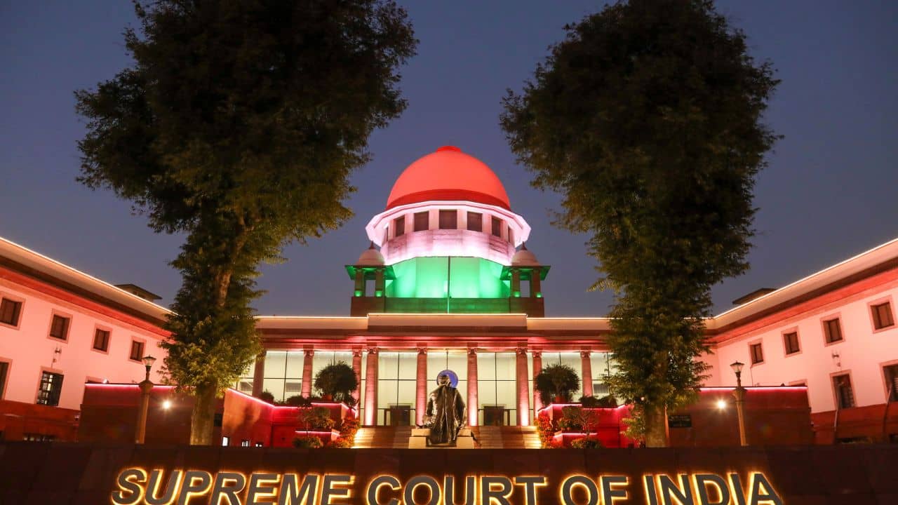 Supreme Court: বাজারে স্ত্রীয়ের কোটি টাকা ঋণ! সেই দেনাও মেটাতে হবে স্বামীকে? বড় রায় সুপ্রিম কোর্টের