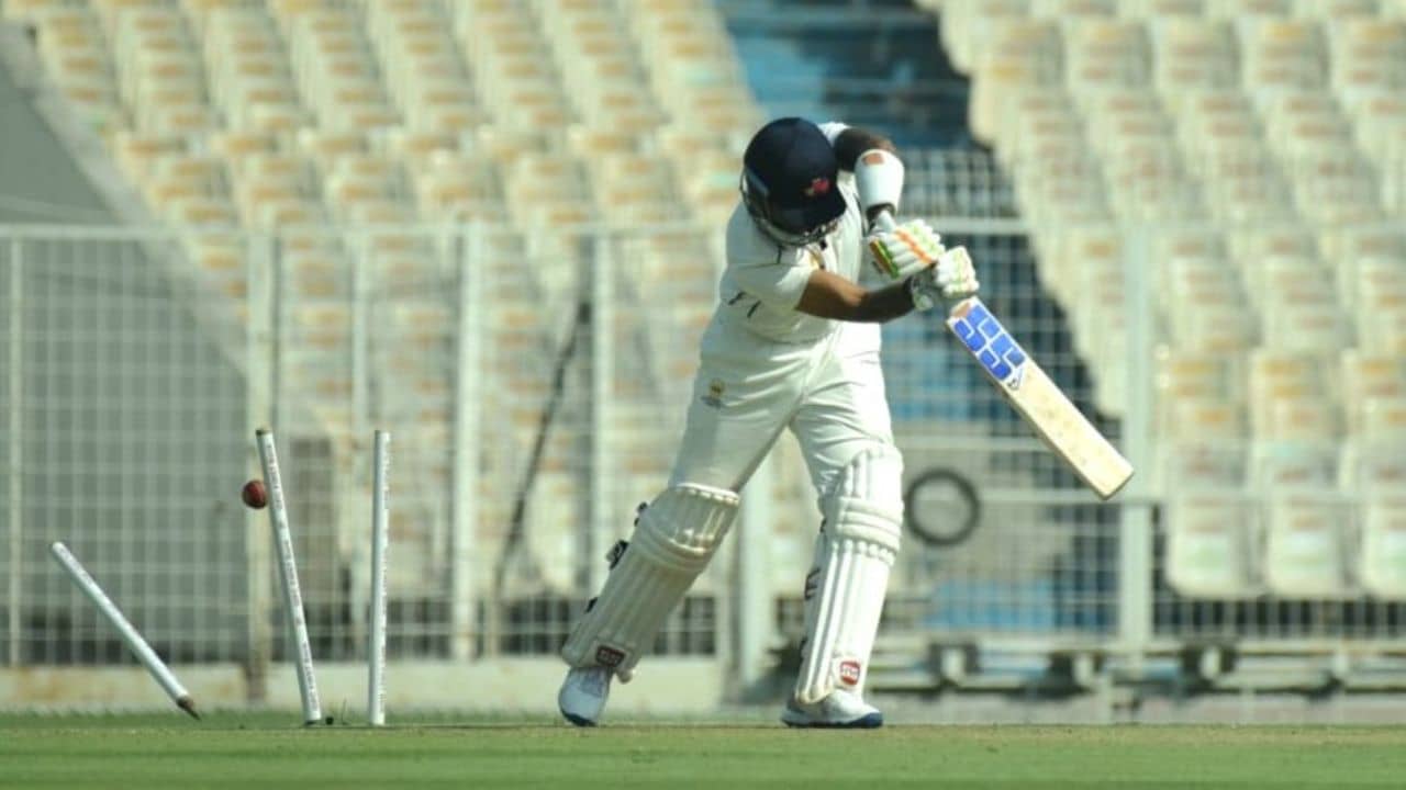 Suryakumar Yadav: ইডেনেও রানে ফেরা হল না সূর্যকুমার যাদবের, পলক পড়তে না পড়তেই উড়ল মিডল স্টাম্প