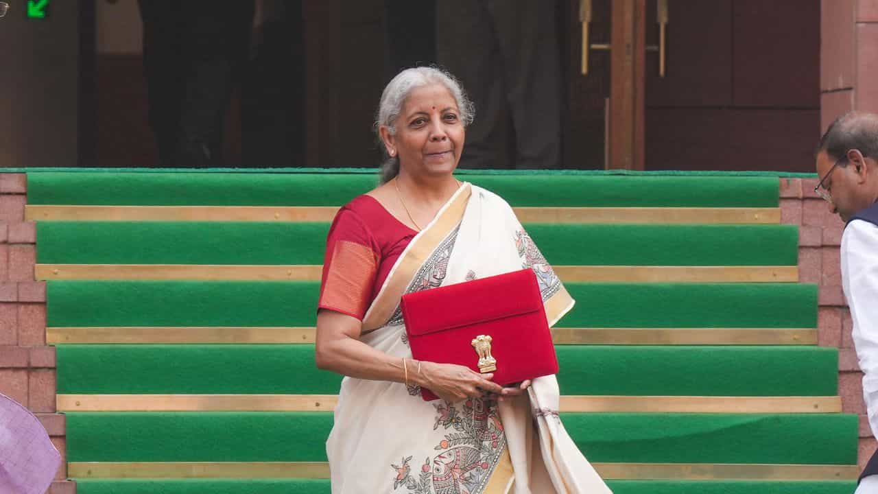 TDS: প্রবীণ নাগরিকদের দ্বিগুণ ছাড়, ৬ লক্ষ টাকা পর্যন্ত TDS-এ ছাড় ঘোষণা বাজেটে TDS: প্রবীণ নাগরিকদের দ্বিগুণ ছাড়, ৬ লক্ষ টাকা পর্যন্ত TDS-এ ছাড় ঘোষণা বাজেটে