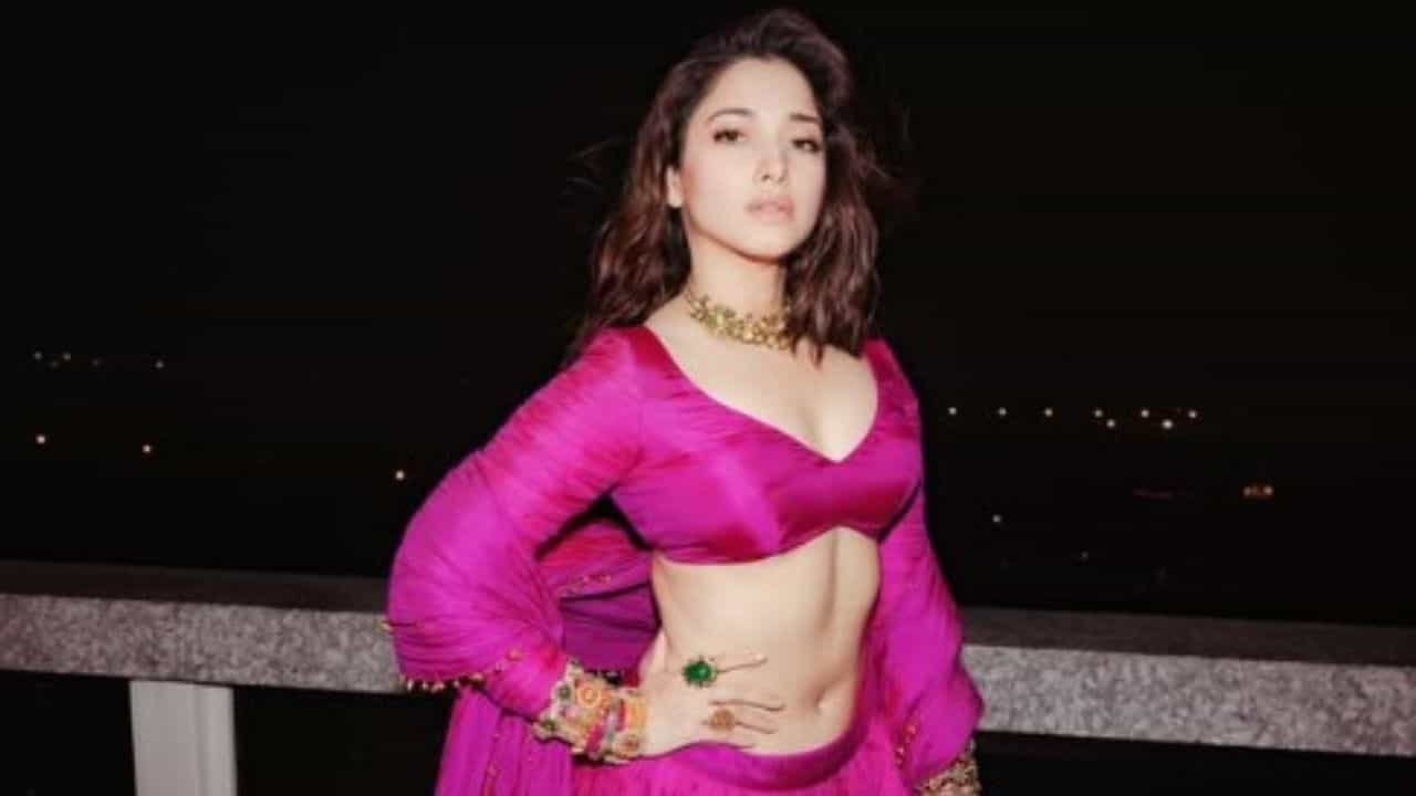 শরীরের সব অংশেই হাত চলে যায়... গোপন কথা ফাঁস তামান্নার শরীরের সব অংশেই হাত চলে যায়... গোপন কথা ফাঁস তামান্নার