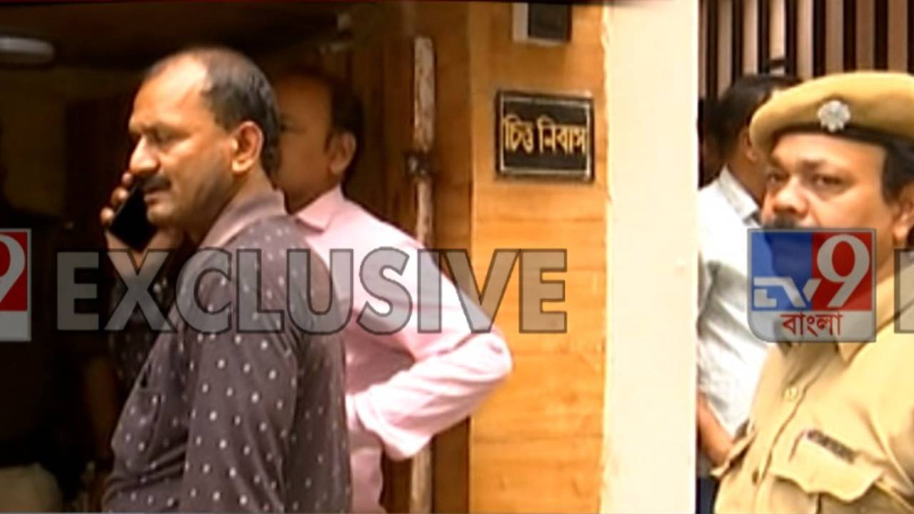 Tangra Case: রুবির কাছে বাইক দুর্ঘটনাতেই ‘পর্দাফাঁস’! হাসপাতালে দুই ব্যক্তিকে ভর্তি করতেই ট্যাংরার বাড়ির খোঁজ পেল পুলিশ?