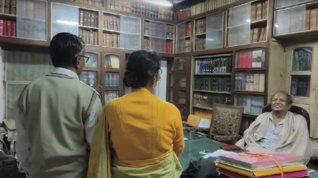 Tilottama's parents: হাইকোর্টে নতুন আবেদন জানাবে তিলোত্তমার পরিবার, সামনে আসবে আরও নাম? Tilottama's parents: হাইকোর্টে নতুন আবেদন জানাবে তিলোত্তমার পরিবার, সামনে আসবে আরও নাম?