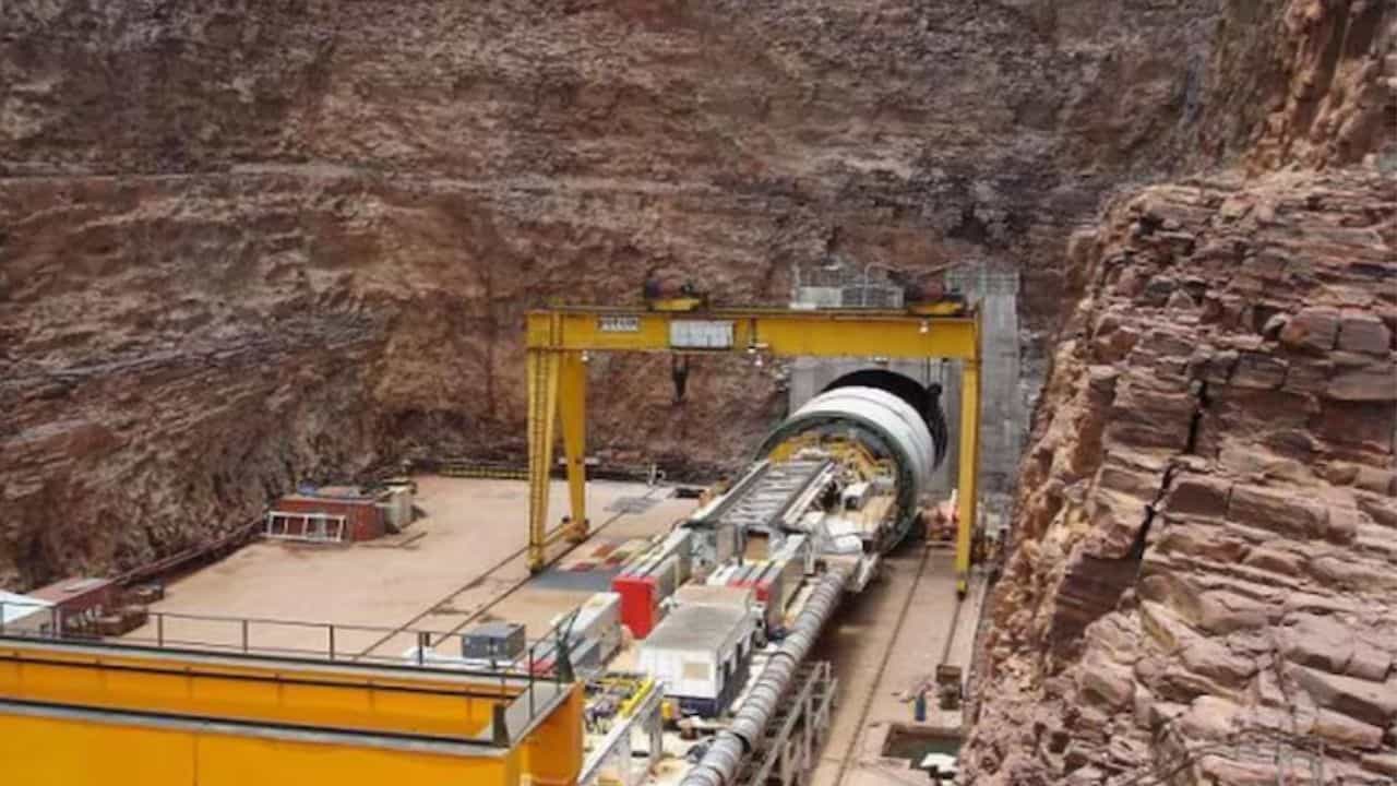 Tunnel Collapse: হুড়মুড়িয়ে ধসে পড়ল সুড়ঙ্গ, আটকে কমপক্ষে ৮ শ্রমিক, তেলঙ্গানার মুখ্যমন্ত্রীকে ফোন মোদীর Tunnel Collapse: হুড়মুড়িয়ে ধসে পড়ল সুড়ঙ্গ, আটকে কমপক্ষে ৮ শ্রমিক, তেলঙ্গানার মুখ্যমন্ত্রীকে ফোন মোদীর