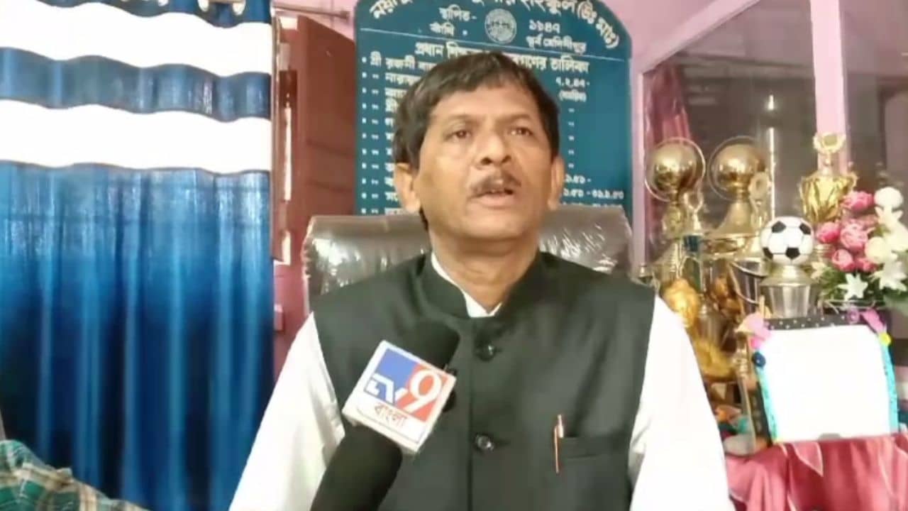 Kanthi: ছাত্রের সাইকেল চুরি, স্কুলে ঢুকে হেড মাস্টারকে নিগ্রহ