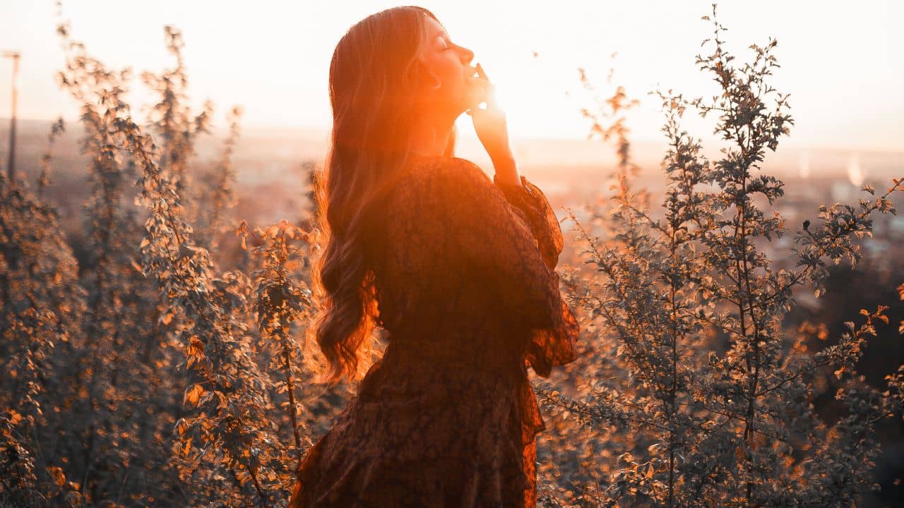 Vitamin D: কীভাবে বুঝবেন ভিটামিন ডি-এর অভাবে ভুগছেন? এই উপসর্গগুলো জেনে নিন...