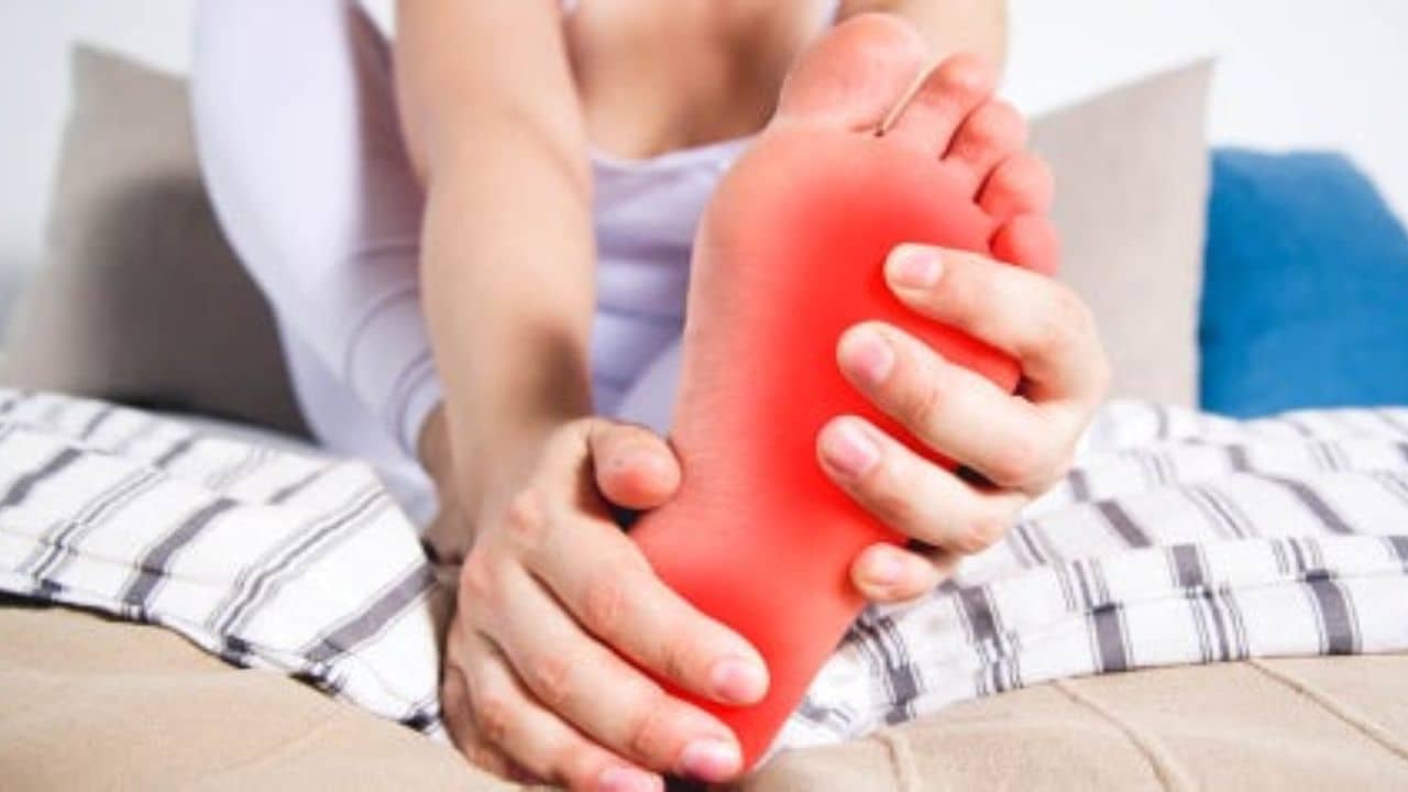 Uric Acid: রোজ সকালে খান এই তিন ফল, ইউরিক অ্যাসিড কমবে হু হু করে