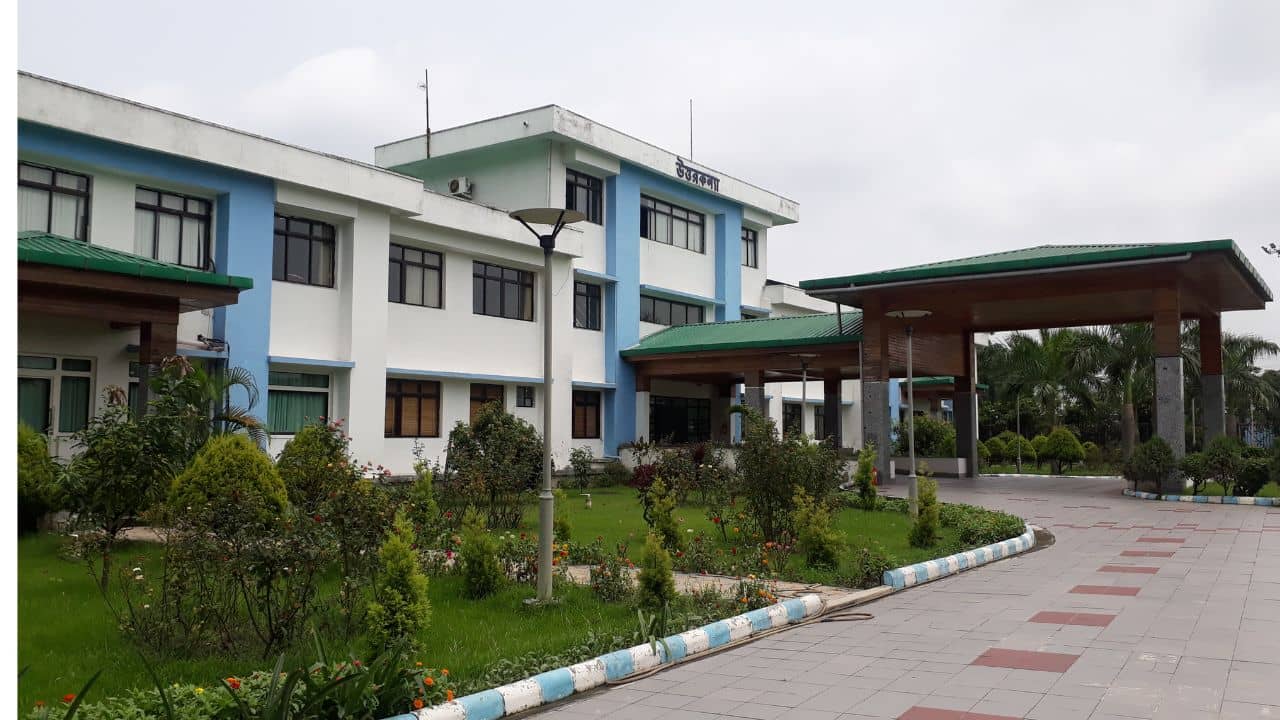 Siliguri: হয় পদ ফাঁকা, নয়তো কর্মীরা কলকাতায়, তিনশো কোটির উত্তরকন্যা এখন ধুঁকছে!