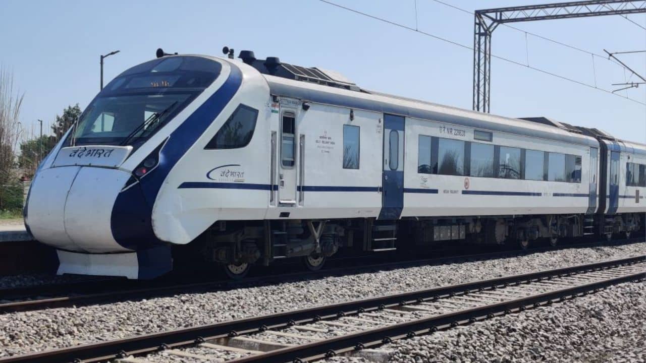 New Trains: বন্দে ভারত-অমৃত ভারতের ছড়াছড়ি, উত্তর-পূর্ব ভারতই হবে নেক্সট টুরিস্ট ডেস্টিনেশন