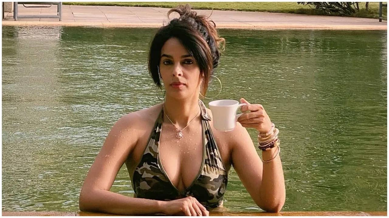 রাত তিনটের সময় ডাক, না গেলে ছবি থেকে বাদ, বিস্ফোরক মল্লিকা