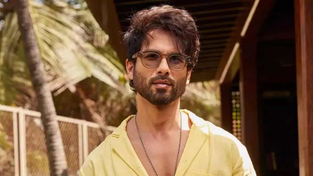 গোপনে শাহিদের আরও এক বিয়ে! খবর ছড়িয়ে পড়তেই কী করেন অভিনেতা? গোপনে শাহিদের আরও এক বিয়ে! খবর ছড়িয়ে পড়তেই কী করেন অভিনেতা?