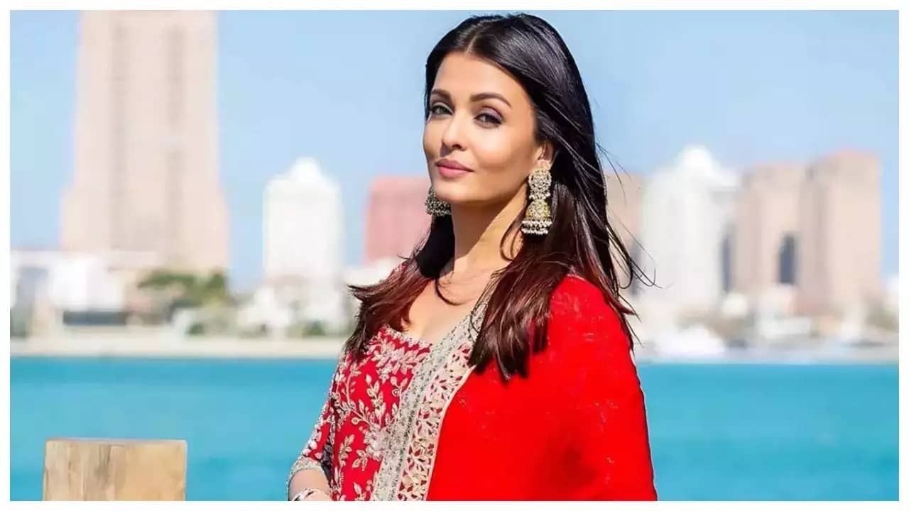 ৩৮ বছরে সি-সেকশন, মা হতে কত বড় ঝুঁকি নিয়েছিলেন ঐশ্বর্য?