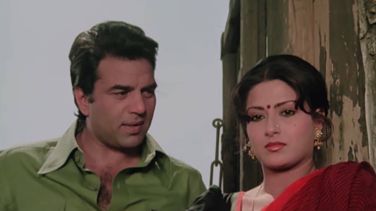 সেটে লুকিয়ে মদ্যপান, ধর্মেন্দ্রকে কোন অবস্থায় ধরেন মৌসুমী, তারপর...