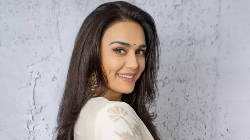 Controversy: কুম্ভস্নান সেরেই ১৮ কোটি টাকার দায় ঝারলেন প্রীতি জিন্টা