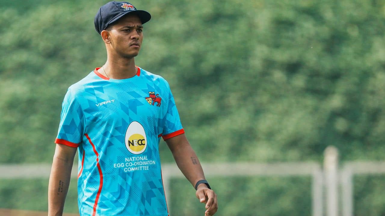 Yashasvi Jaiswal: সেমিফাইনালের আগে মুম্বইয়ের বড় ধাক্কা, চোটে ছিটকে গেলেন যশস্বী জয়সওয়াল