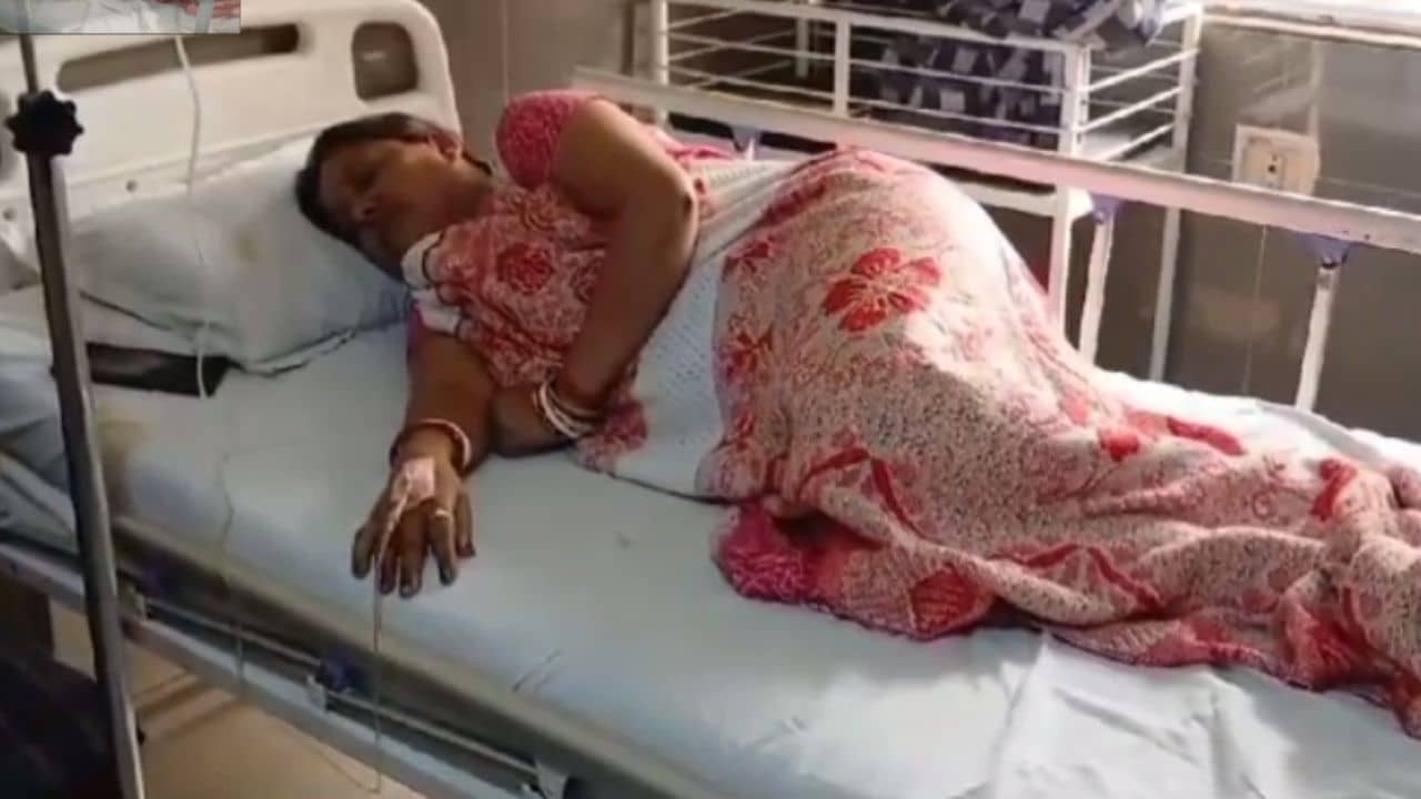 Bardhaman: বাড়ির সামনে আক্রান্ত তৃণমূল নেত্রী, শাড়ি ছিঁড়ে নির্যাতনের অভিযোগ